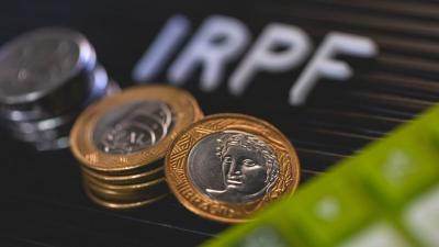 Um dos erros mais comuns, segundo os especialistas, é confundir isenção com dispensa da declaração (Imagem: Shutterstock)