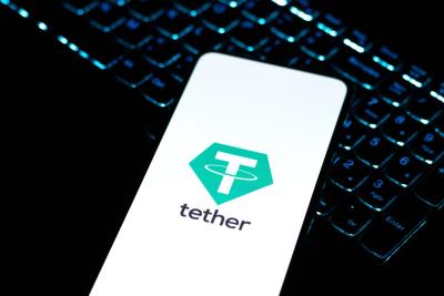 Tether emite a principal stablecoin que replica o valor do dólar no mercado internacional (Imagem: Shutterstuck)