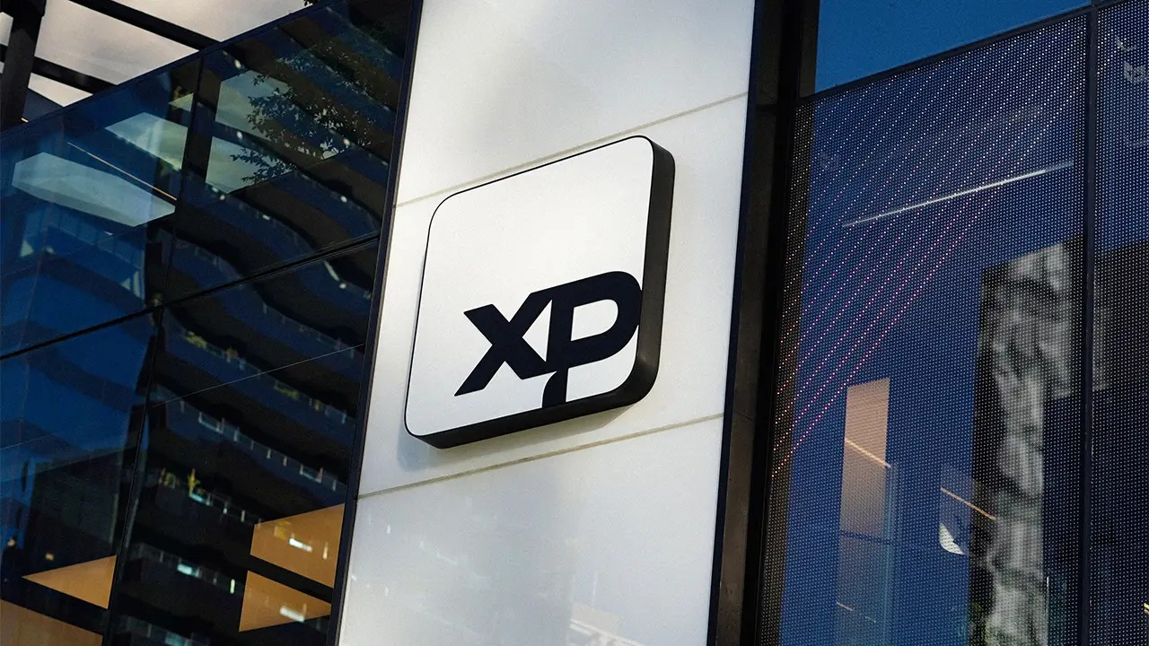 Bolada: XP (XPBR31) libera R$ 500 milhões em dividendos e recompra bilionária de ações loading=