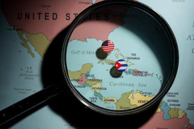 Embora vizinhos, tensões entre EUA e Cuba aumentam cada vez maior (Imagem: Shutterstuck)
