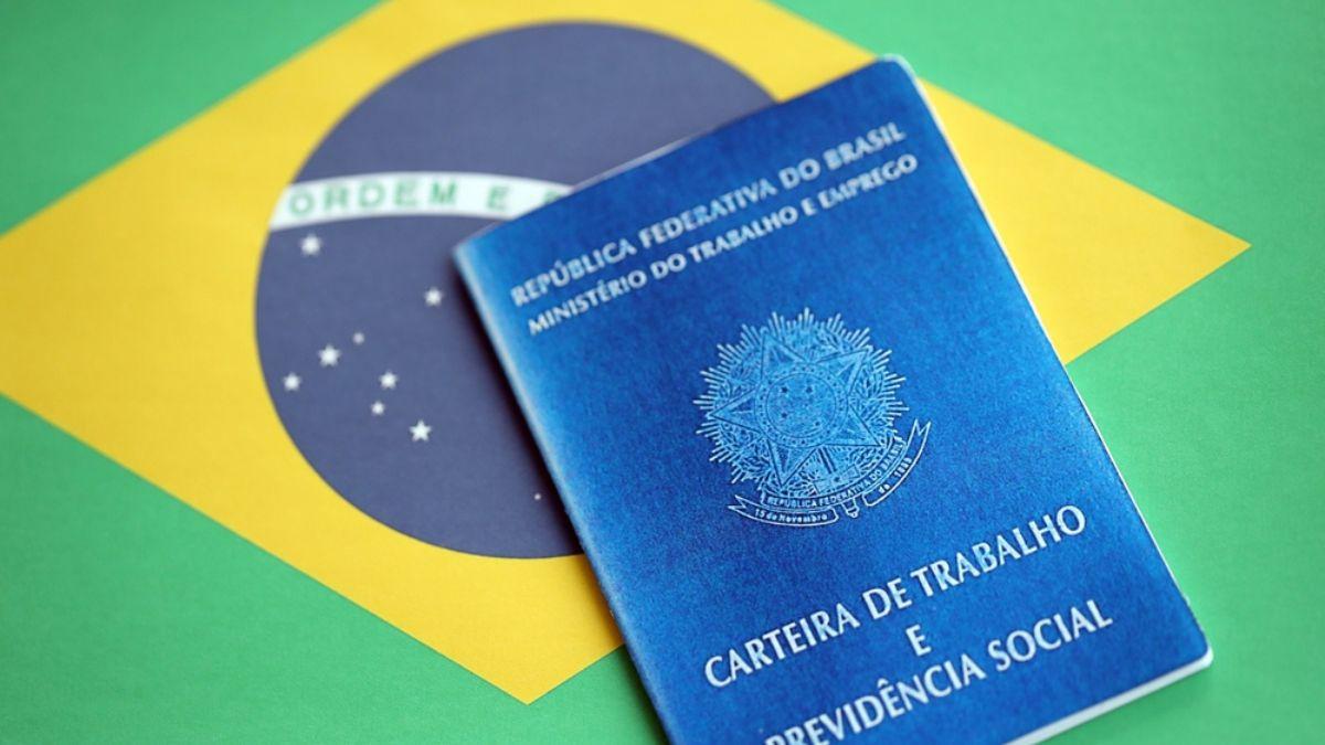 Além disso, a renda dos trabalhadores seguiu em alta (Imagem: Shutterstock)