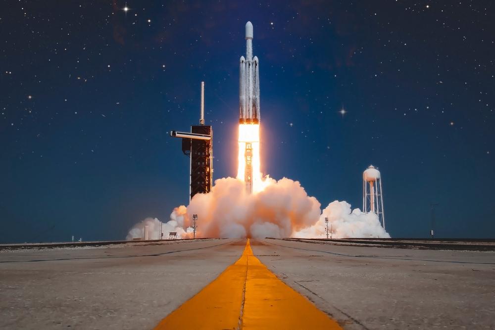 SpaceX é uma empresa de exploração espacial fundada por Elon Musk (Imagem: Shutterstock)