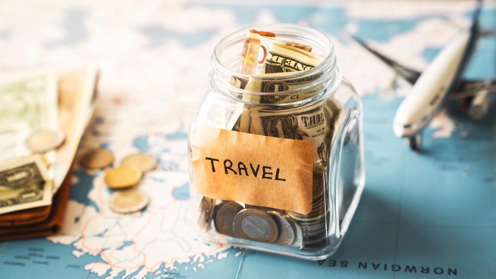 Viagens podem custar menos com planejamento antecipado (Imagem: Shutterstock)