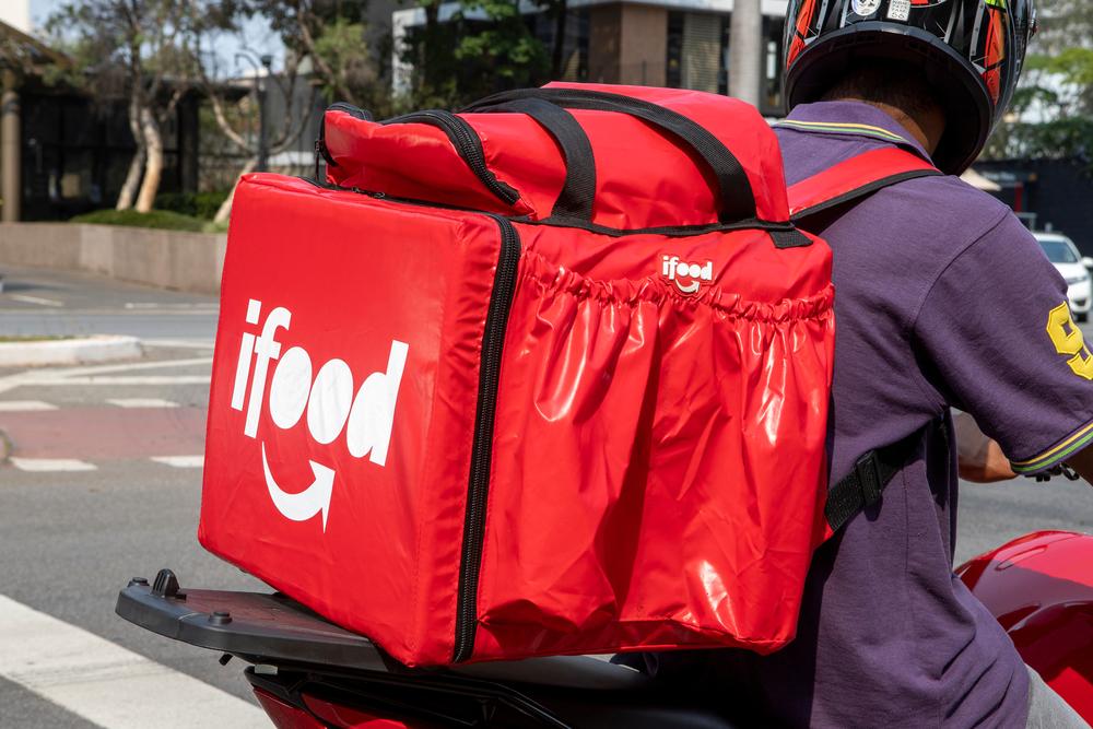 iFood é o maior aplicativo de entregas do Brasil (Imagem: Shutterstock)