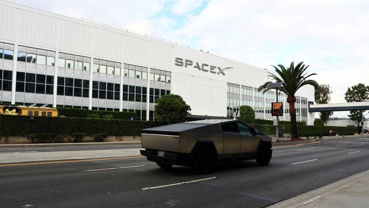 SpaceX define preço de US$ 135 para IPO loading=