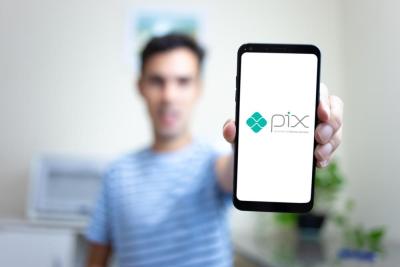Pix foi criado pelo Banco Central para realizar transferências instantâneas (Imagem: Shutterstock)