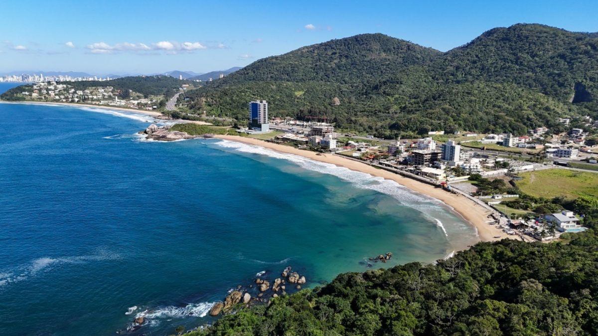 Com cerca de 86 mil habitantes, Itapema já ocupa posição de destaque (Imagem: Shutterstock)