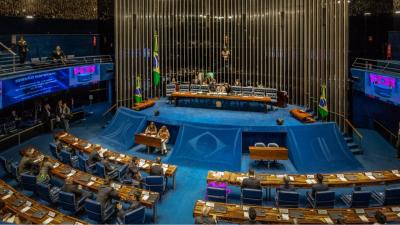 Senado aprovou projetos que podem impactar as contas públicas em aproximadamente R$ 215 bilhões (Imagem: Shutterstock)
