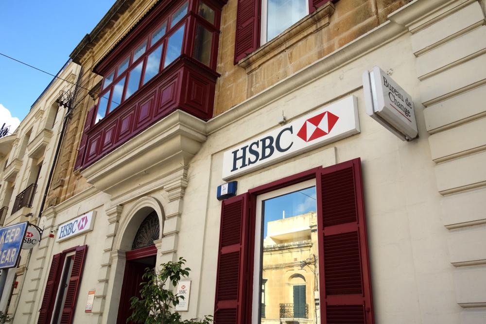 Sediado no Reino Unido, HSBC é um dos principais bancos do mundo (Imagem: Shutterstock)