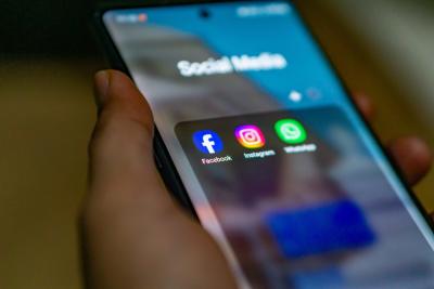 Meta é dona de algumas das redes sociais mais usadas no Brasil (Imagem: Shutterstock)