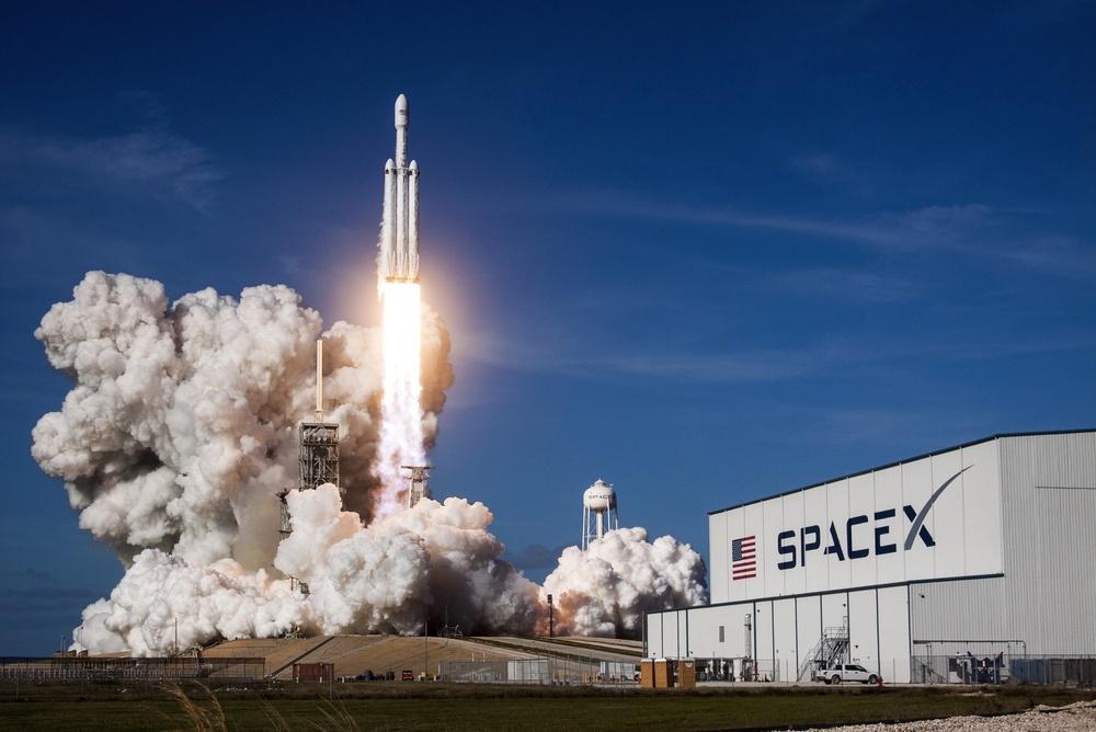 SpaceX faz abertura de capital e dispara para o clube das empresas mais valiosas do mundo (Imagem: Shutterstock)