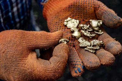 Aura é uma das principais mineradoras de ouro do país (Imagem: Shutterstock)