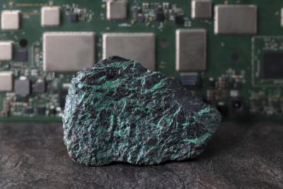 Veículos elétricos, dispositivos eletrônicos e outros materiais estratégicos necessitam de materiais críticos para serem construídos. (Imagem: Shutterstock)