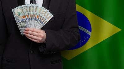 O câmbio também tem papel central nessa equação (Imagem: Shutterstock)