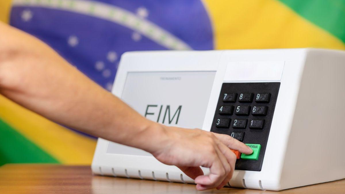 Os encontros podem ocorrer de forma presencial, virtual ou híbrida (Imagem: Shutterstock)