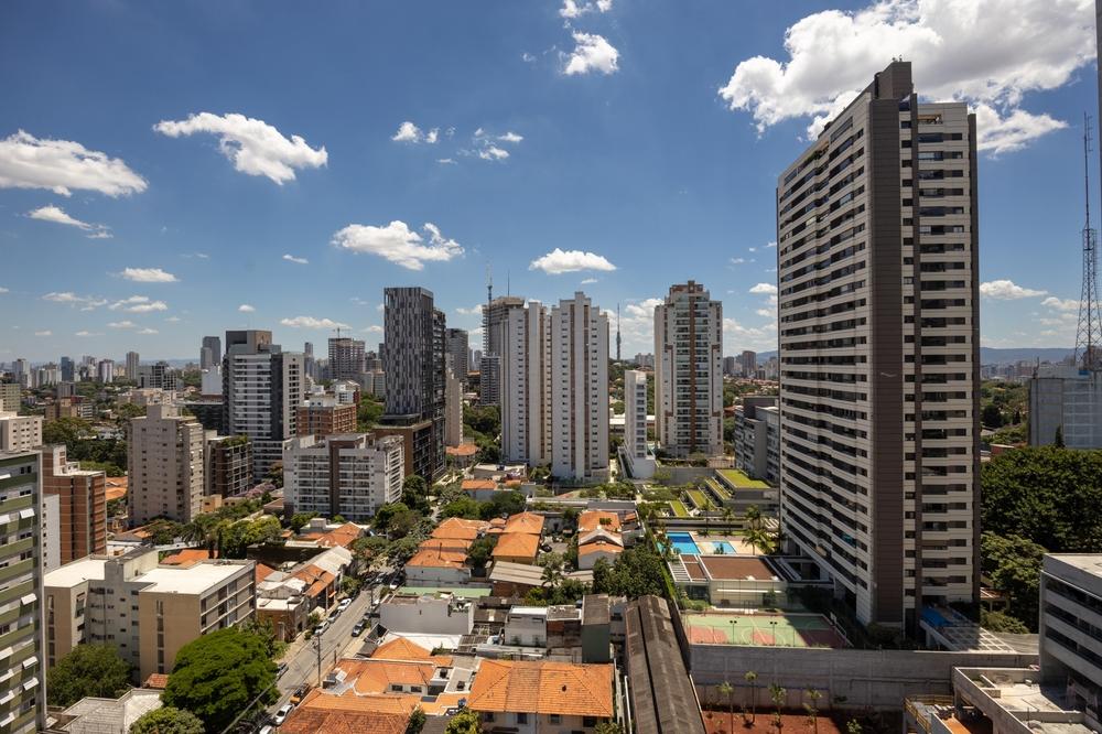 Aluguel consome parte importante da renda mensal de famílias brasileiras (Imagem: Shutterstock)