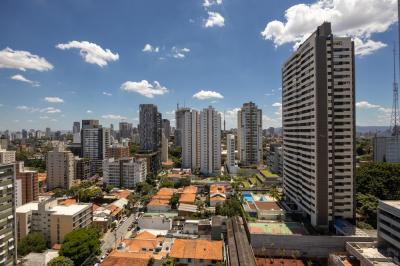 Aluguel consome parte importante da renda mensal de famílias brasileiras (Imagem: Shutterstock)