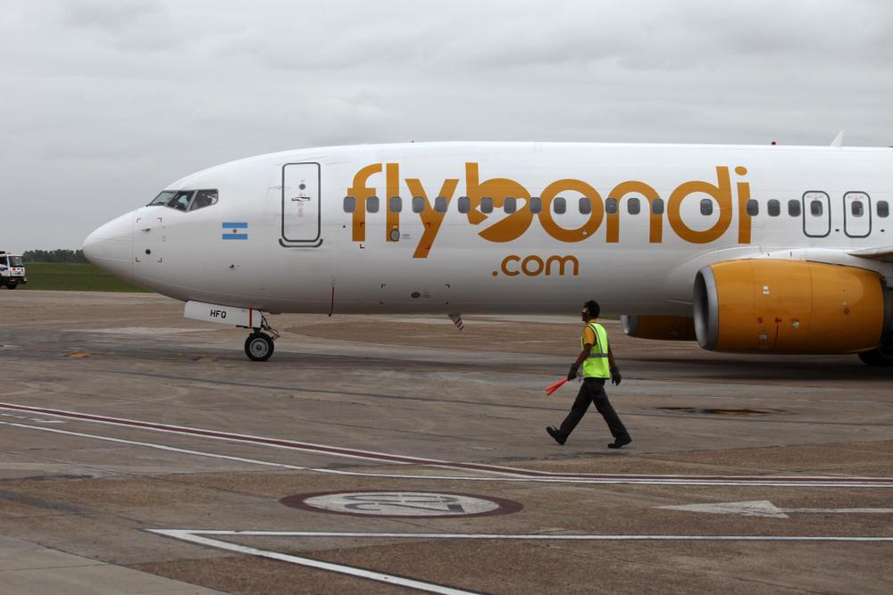 Flybondi se consolidou como a primeira low cost argentina (Imagem: Shutterstock)