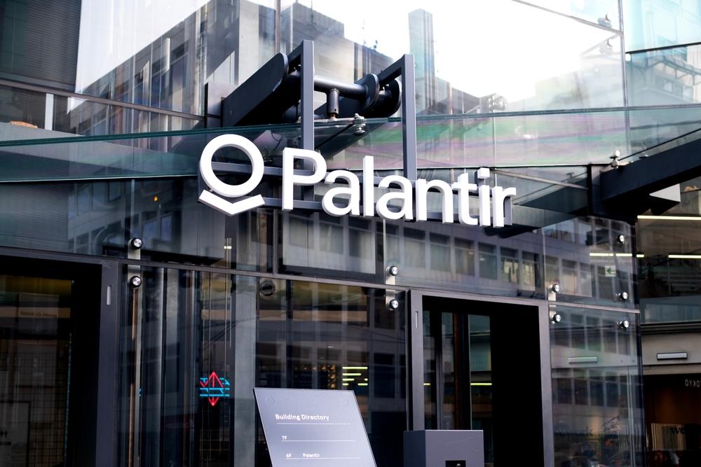 Palantir é uma empresa dos EUA especializada na análise de dados (Imagem: Shutterstock)