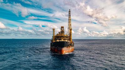 Com aumento da produção e dos preços do petróleo, cresce aposta em dividendos da Prio (Imagem: Shutterstock)
