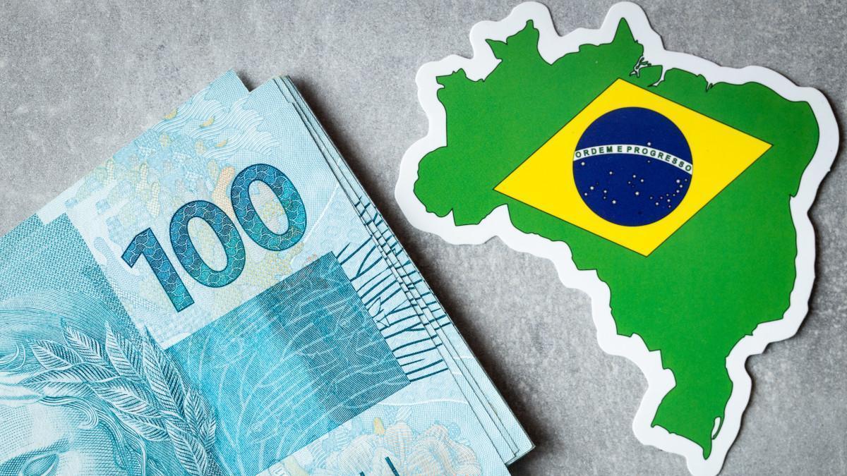 Quando as taxas sobem no Tesouro Direto, o preço dos títulos é remarcado com perdas (Imagem: Shutterstock)