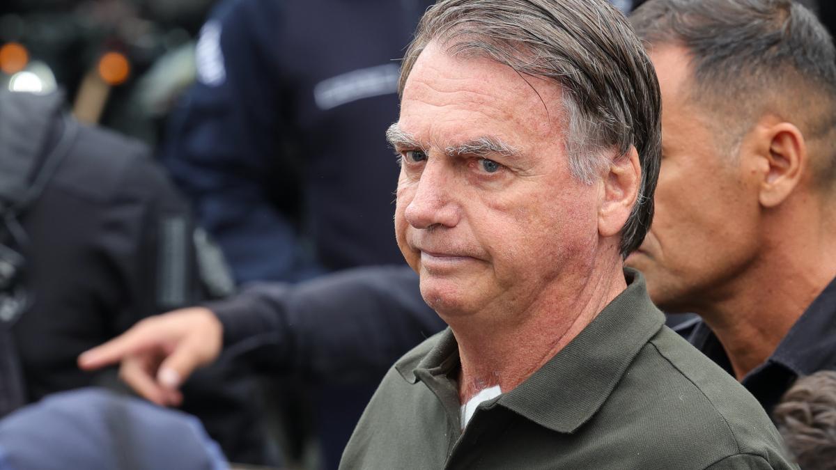 Jair Bolsonaro cumpre, por ora, prisão domiciliar em sua residência em Brasília (Imagem: Fábio Pozzebom/Agência Brasil)