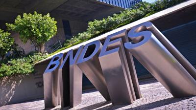 Apesar dos ganhos, BNDES está reciclando carteira de ações (Imagem: Shutterstock)