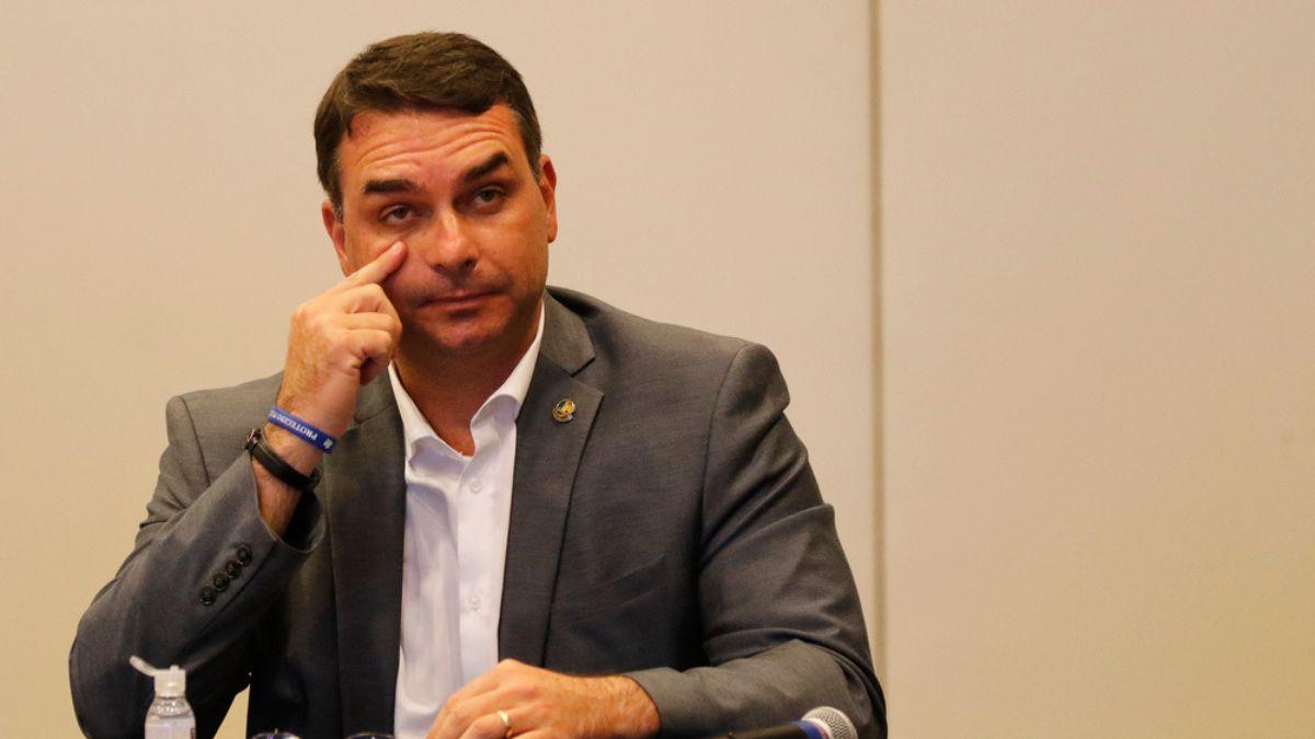Flávio contestou a filiação e tratou o episódio como fraude (Imagem: Shutterstock)
