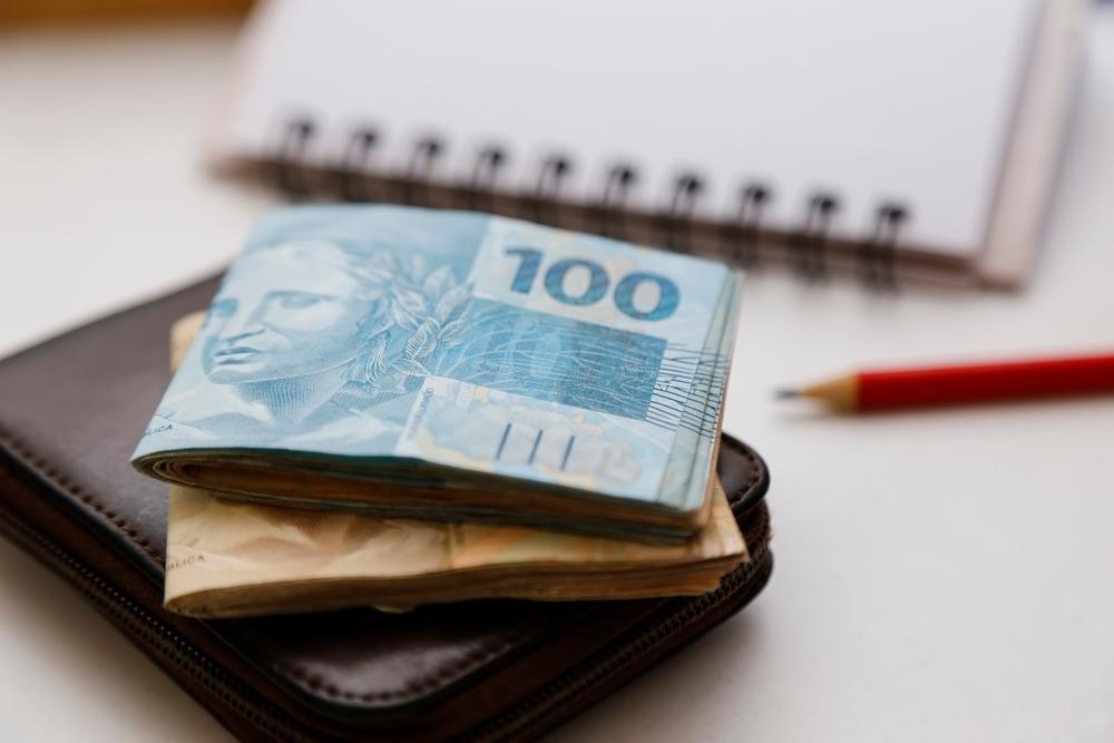 Imóveis, participações em empresas e investimentos fazem parte da conta dos candidatos (Imagem: Shutterstock)