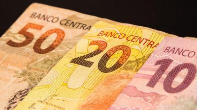 Investidores de renda fixa estão travando taxas recordes nos indexados à inflação (Imagem: Shutterstock)