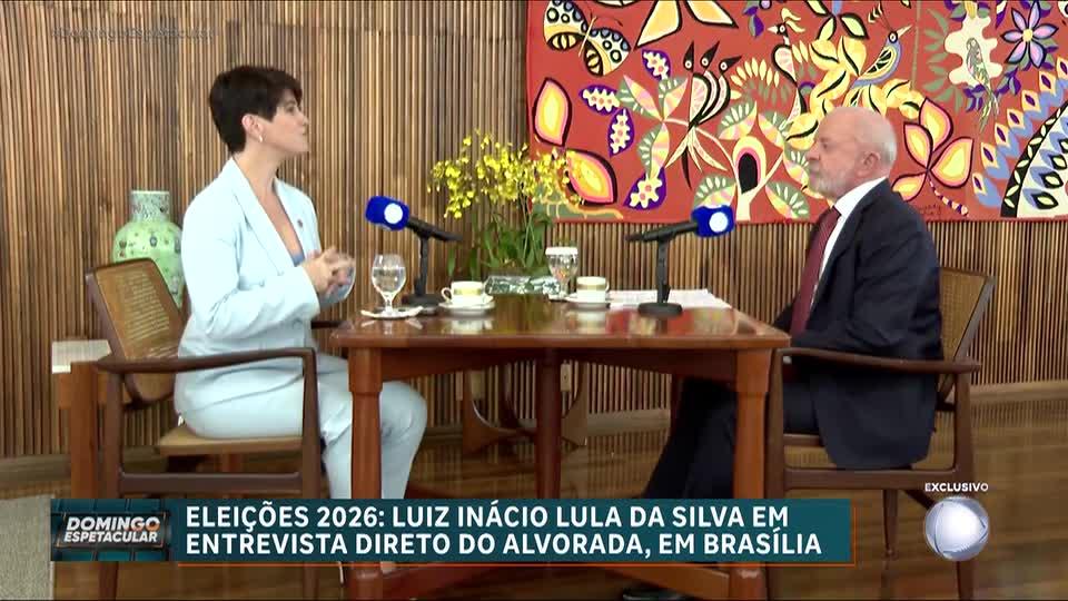 Entrevista foi exibida no mesmo horário do debate presidencial (Imagem: Reprodução/RecordTV)