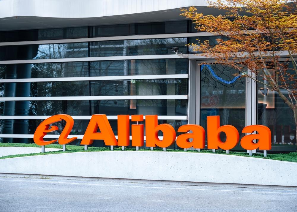 Alibaba é uma das maiores empresas fundadas na China (Imagem: Shutterstock)