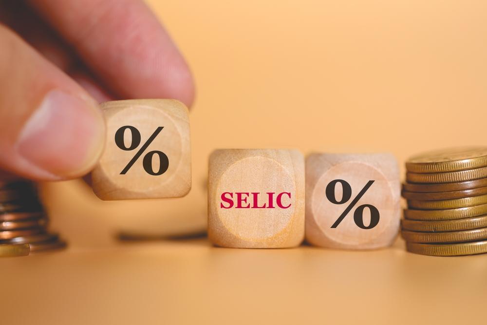 Selic é o indicador da taxa básica de juros no Brasil, atualmente em 14% ao ano (Imagem: Shutterstock)