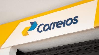 Os Correios fecharam 2025 com prejuízo de R$ 8,5 bilhões (Imagem: Shutterstock)