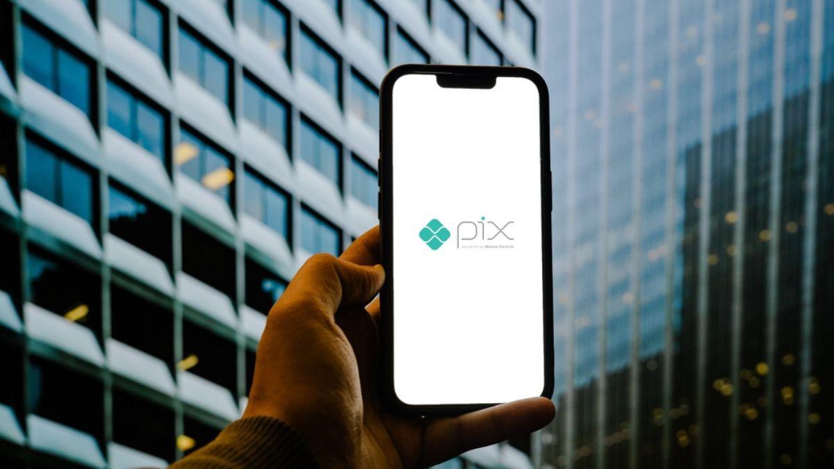 Se aprovado, o projeto levará o Pix ao exterior pela primeira vez (Imagem: Shutterstock)