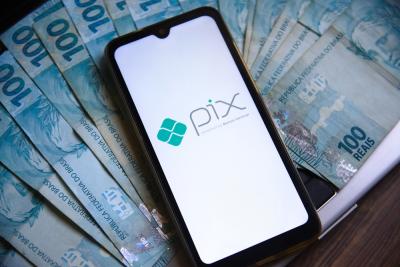 Pix é uma das principais ferramentas de pagamento usadas pelos brasileiros (Imagem: Shutterstock)