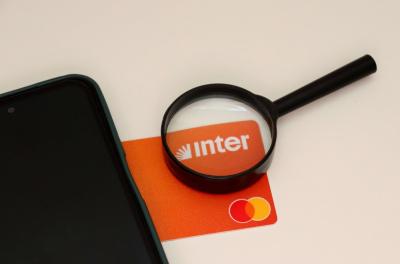 Inter é um dos maiores bancos digitais do país (Imagem: Shutterstock)