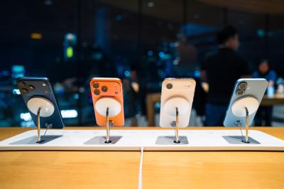 Apple chegou ao mercado de dobráveis sete anos depois de sua principal concorrente (Imagem: Shutterstock)