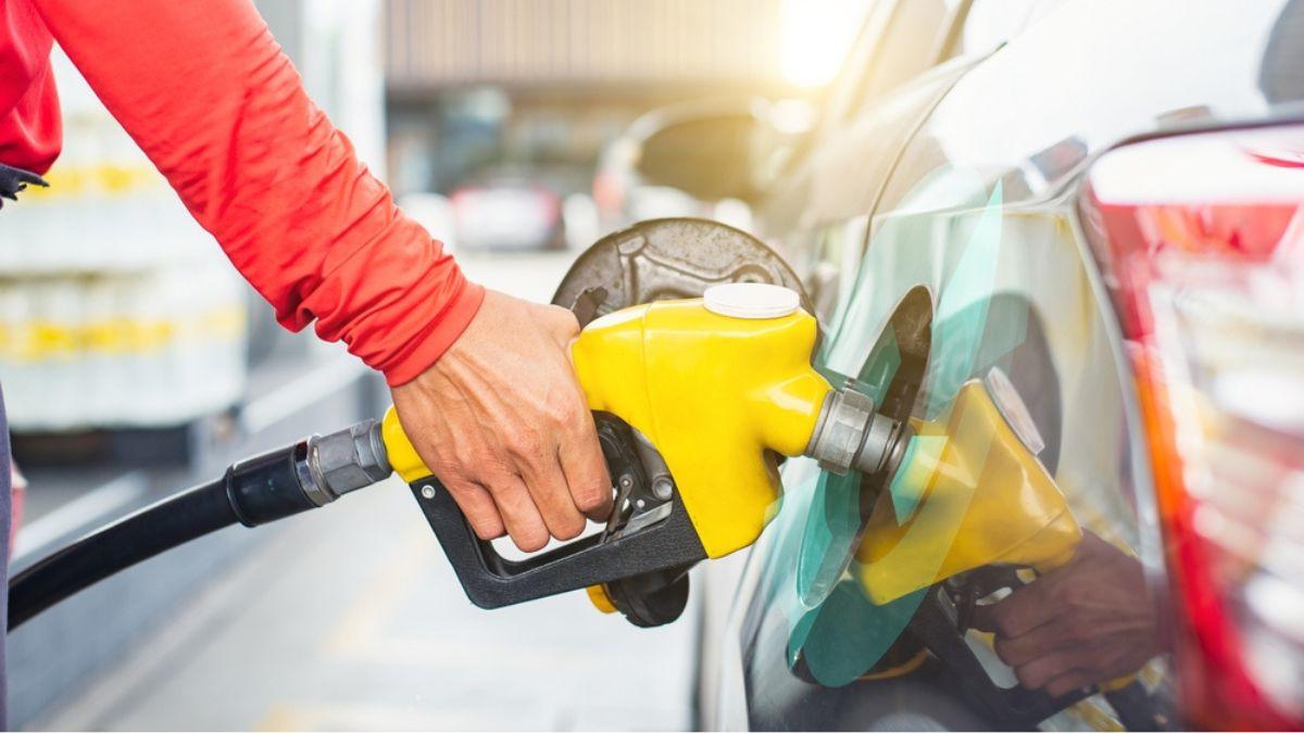 O preço médio da gasolina vendida pela Petrobras passou para R$ 3,05 por litro (Imagem: Shutterstock)