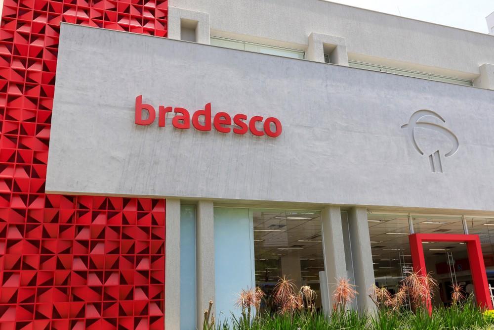 Ferramenta do Investidor10 aponta o Bradesco como o principal nome da semana (Imagem: Shutterstock)