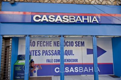 Casas Bahia é uma das maiores empresas de varejo de móveis do país (Imagem: Shutterstock)