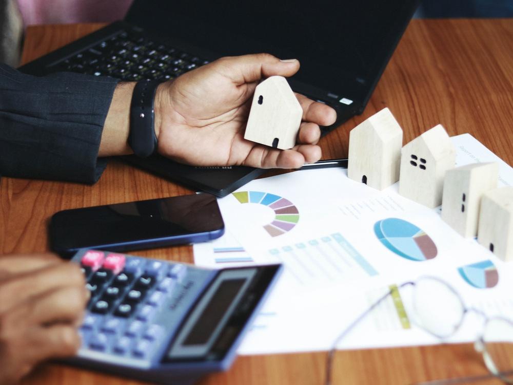 Fundo imobiliário tem reavaliado a carteira de investimentos, segundo corretora (Imagem: Shutterstock)