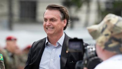 Bolsonaro foi condenado a 27 anos e 3 meses e cumpre pena em prisão domiciliar (Imagem: Shutterstock)