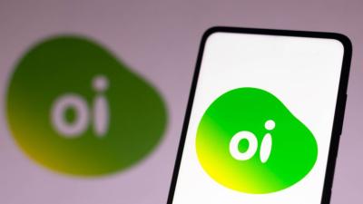Oi sofreu com queda de receita e piora do resultado financeiro em 2025 (Imagem: Shutterstock)