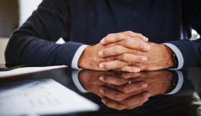 Aposentadoria é um benefício previdenciário previsto aos trabalhadores do Brasil (Imagem: Shutterstock)