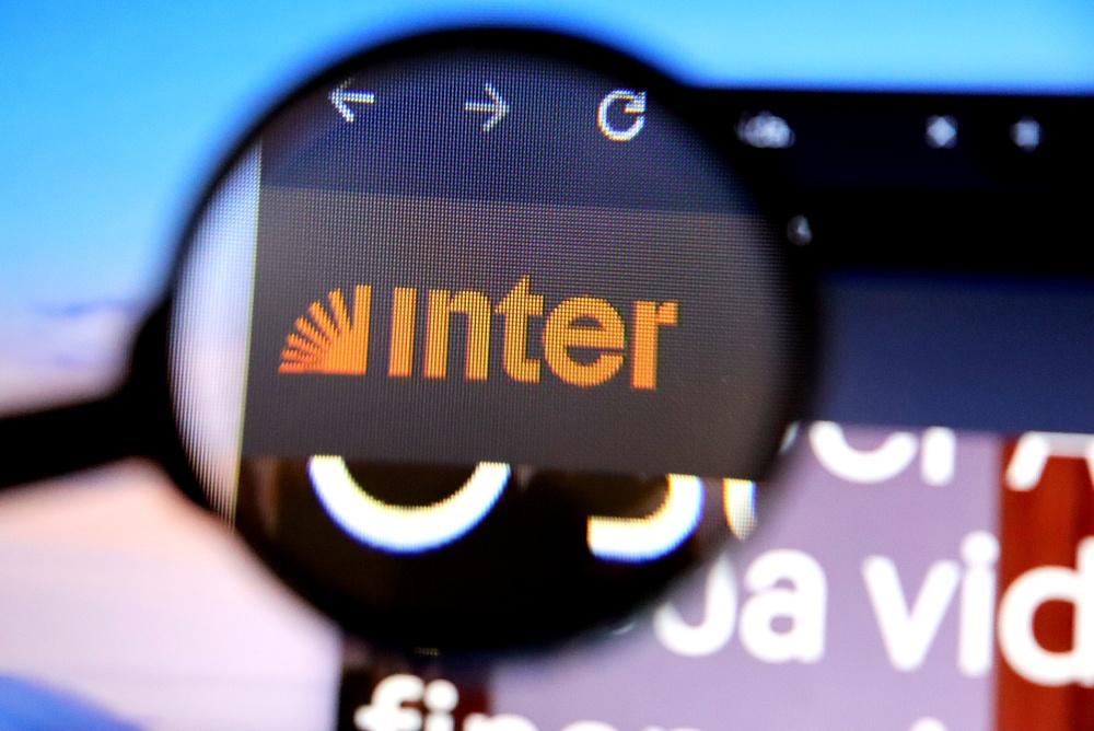 Inter é um dos maiores bancos digitais do país, com milhões de clientes (Imagem: Shutterstock)