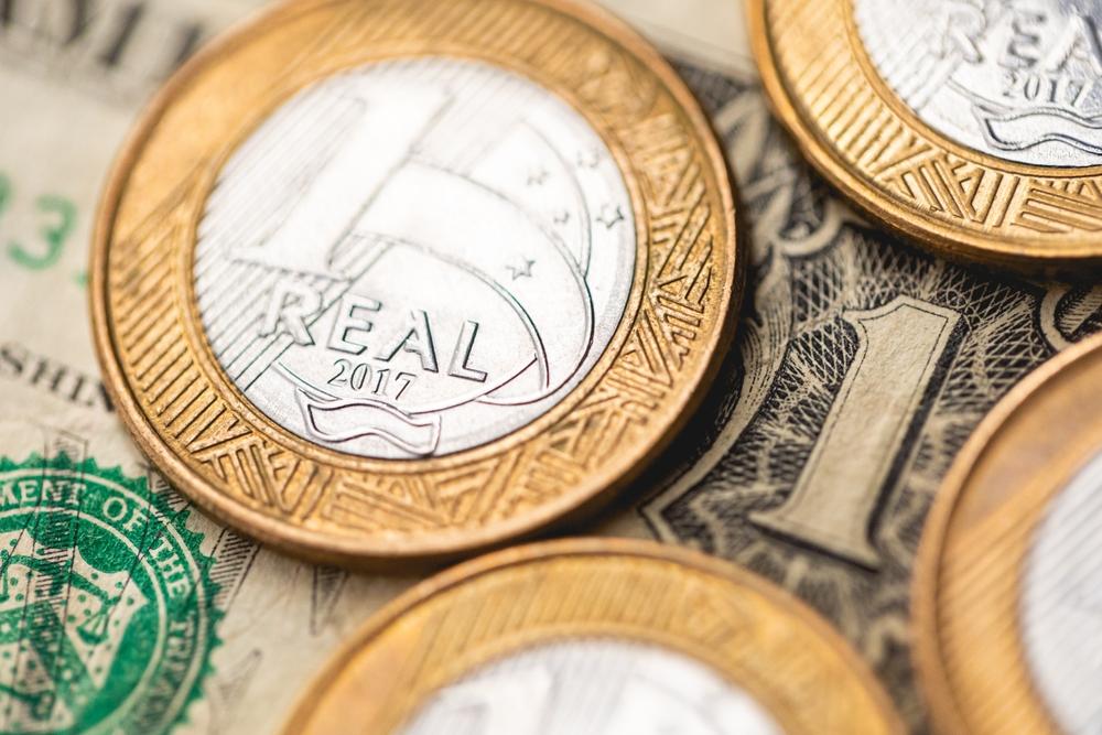 Selic está operando perto dos 14% ao ano (Imagem: Shutterstock)
