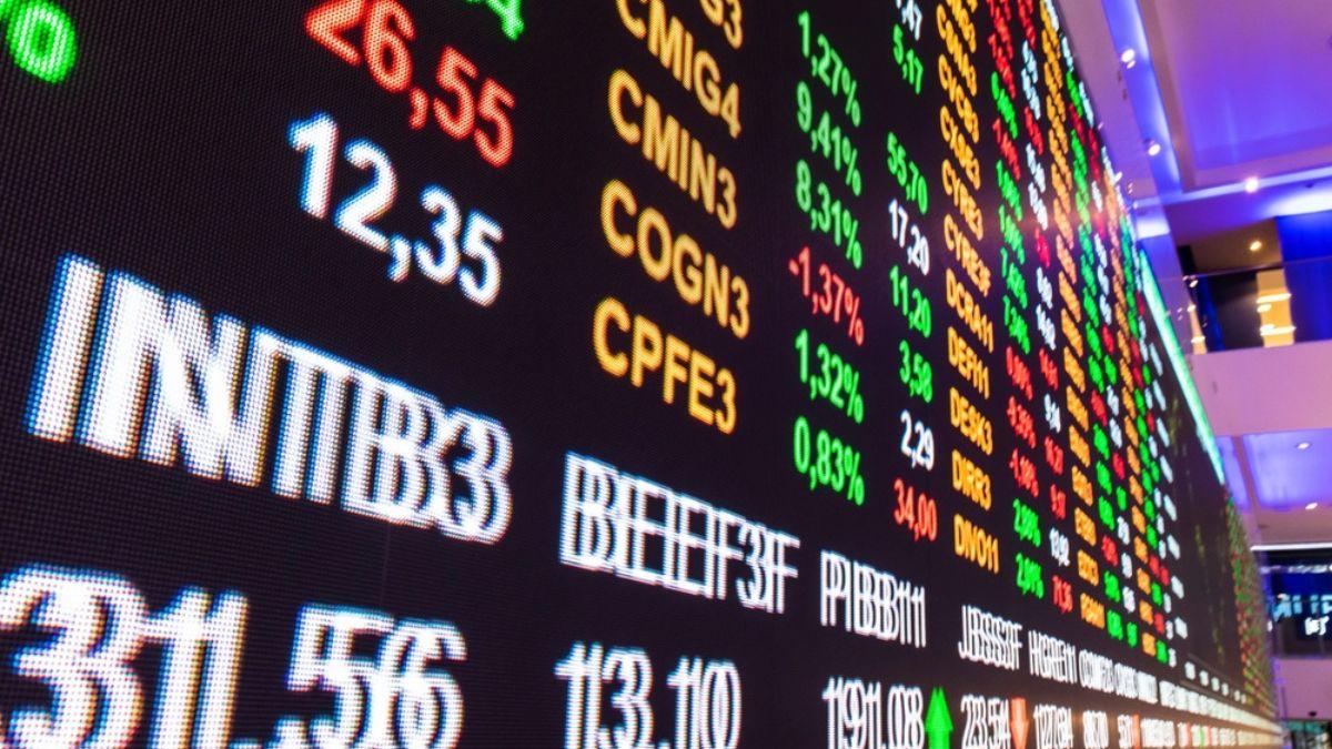 O dólar fechou a R$ 5,44, maior valor desde 30 de dezembro de 2025 (Imagem: Shutterstock)